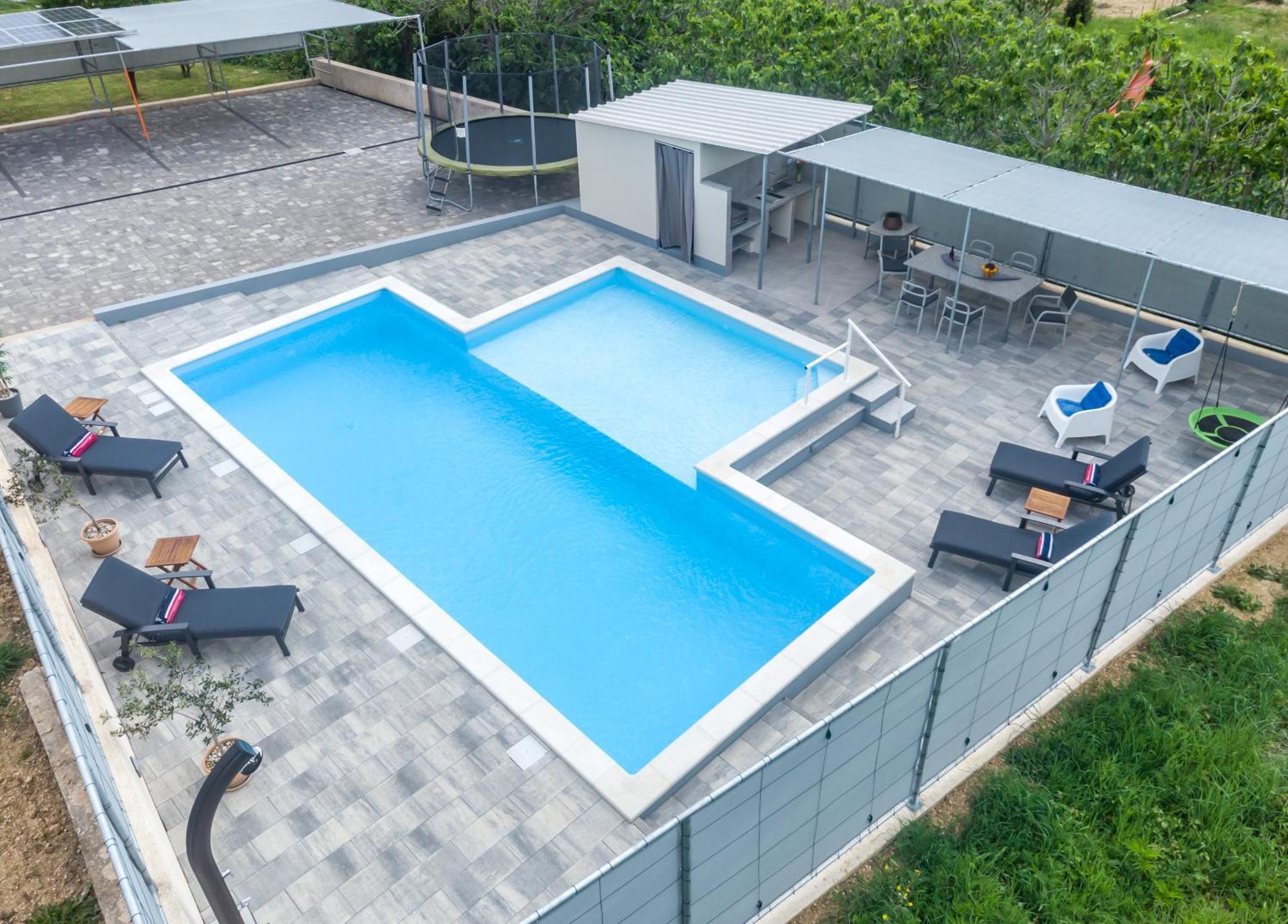 Relax House Rosemary Draga Bascanska Exterior foto